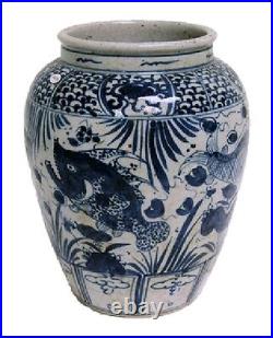 Vintage Style Reverse Blue and White Porcelain Fish Motif Flower Vase 12